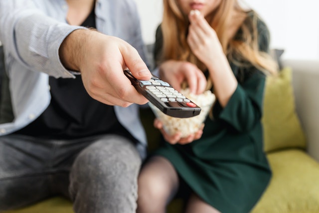 Streaming ou TV por assinatura: o que vale mais a pena em 2022?